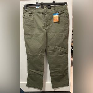 NWT - Columbia men’s Omni-Shade Rapid River pants. 38 waist, 30” inseam.
